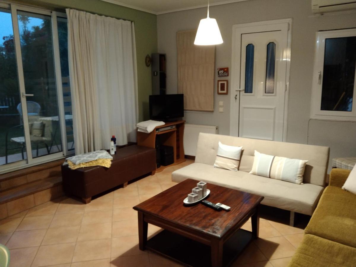 Ησυχες Διακοπες Villa Kalamata Exteriör bild